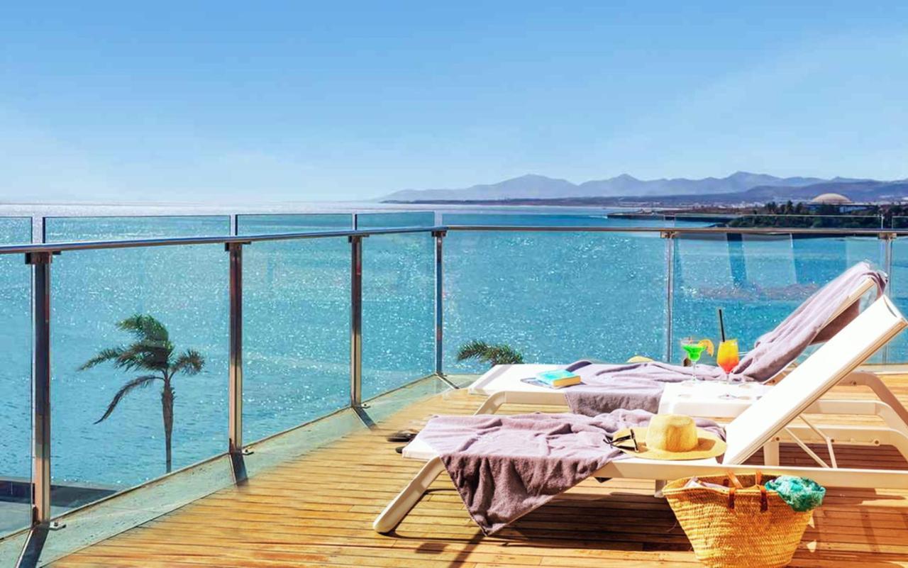 فندق وسبا أريسيف غران أرّاثيفي المظهر الخارجي الصورة A glass balustrade