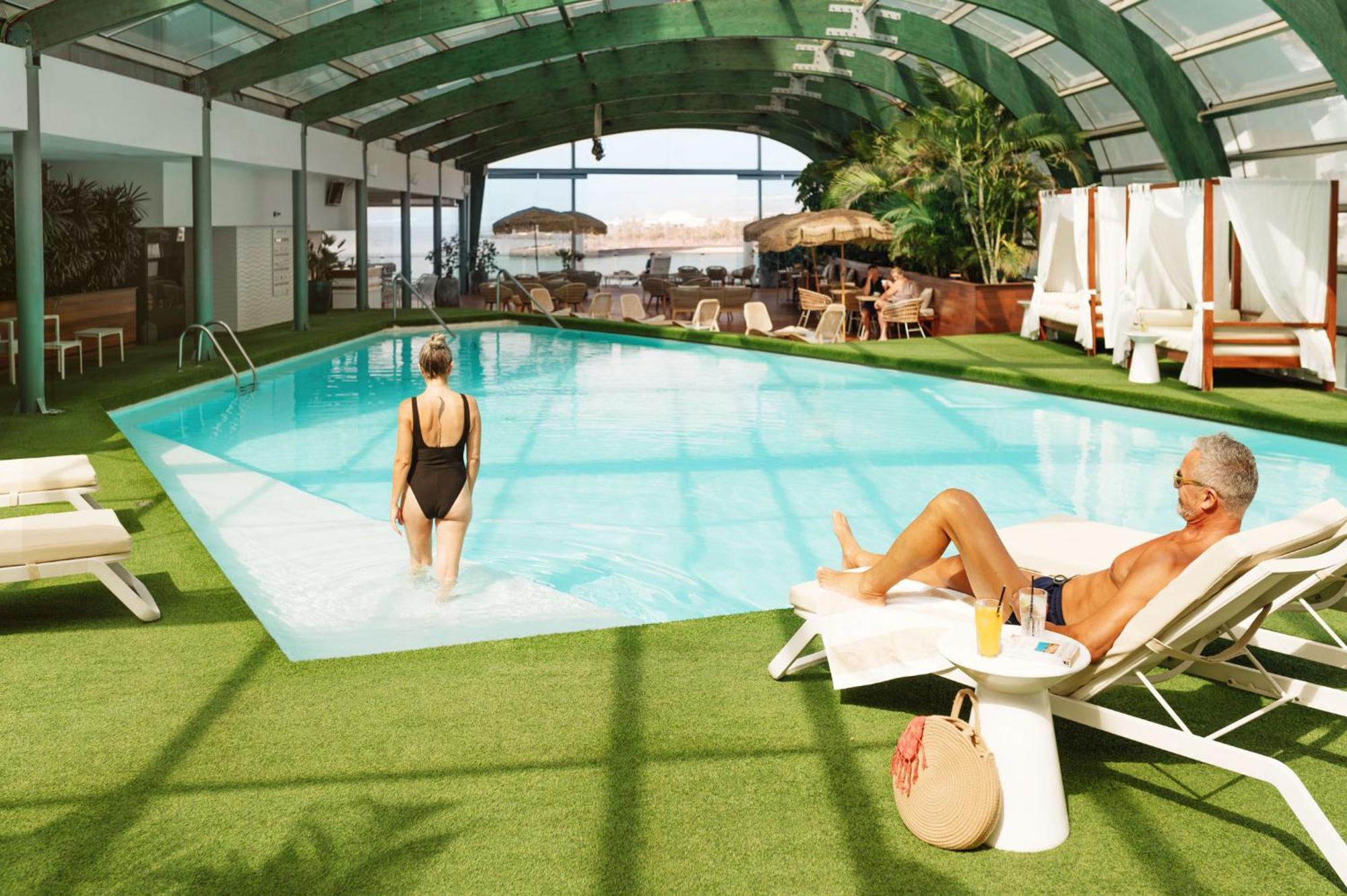 فندق وسبا أريسيف غران أرّاثيفي المظهر الخارجي الصورة The swimming pool at the hotel
